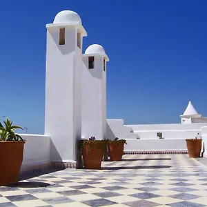 De La Aparthotel